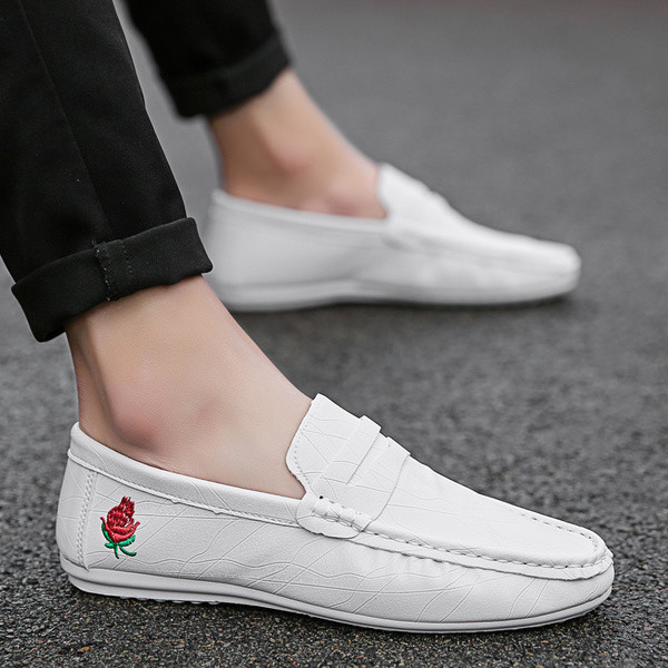 Мъжки мокасини с бродерия - различни модели