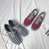 Γυναικεία αθλητικά πάνινα παπούτσια σε δύο χρώματα