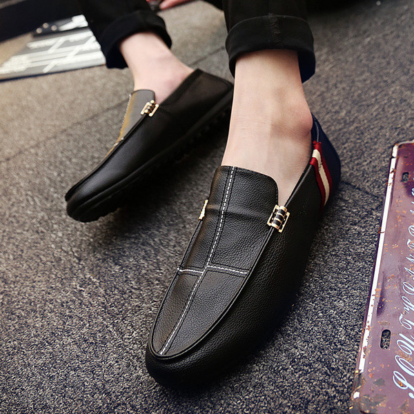 Мъжки мокасини в различни модели с метален елемент