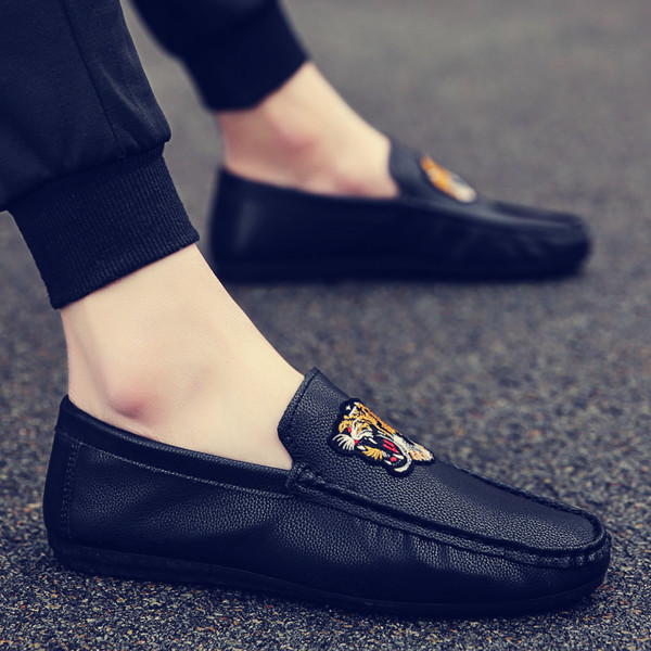 Mocasini barbatesti in mai multe culori cu aplicatii