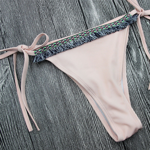 Costum de baie actual pentru doamne în două părți