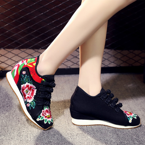 Tenisi dama cu platforma si broderie florala in mai multe culori