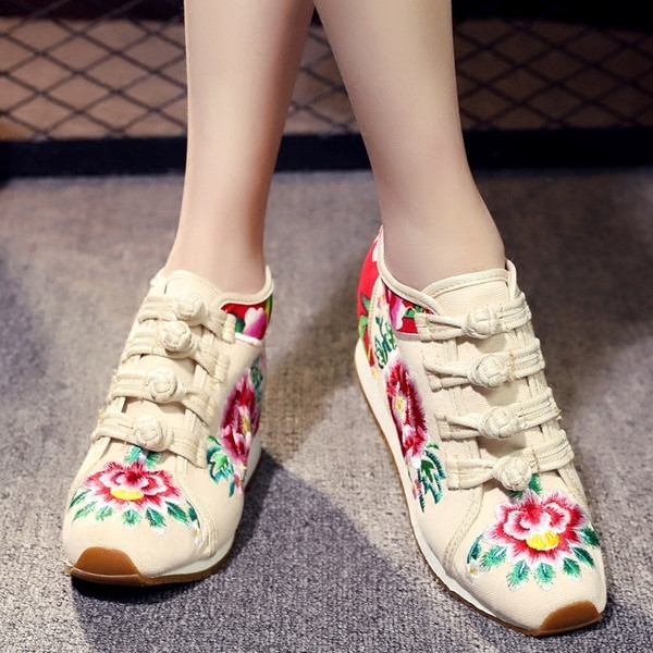 Tenisi dama cu platforma si broderie florala in mai multe culori