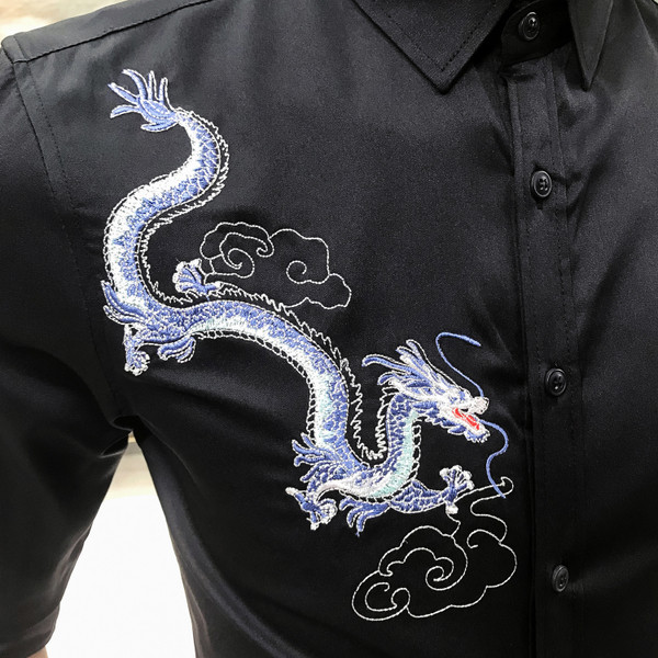 Cămașă bărbătească stilată cu broderie colorată Model slim cu mâneci 3/4