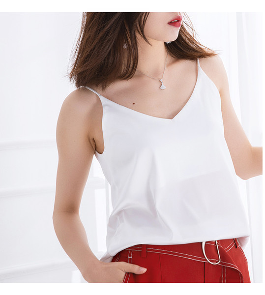 Női szatén felső V-nyakkal, különböző színekben