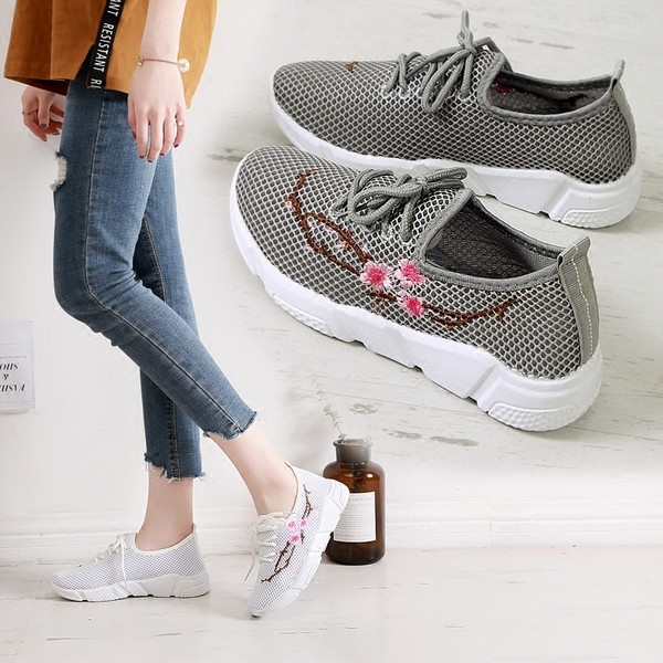 Tenisi dama cu plasa si motive florale in mai multe culori