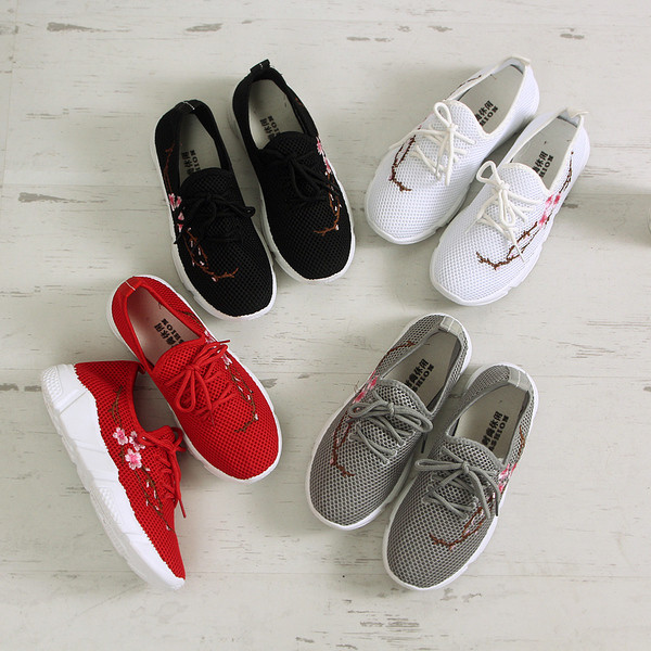 Tenisi dama cu plasa si motive florale in mai multe culori