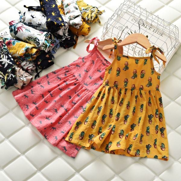 Детска ежедневна рокля в няколко цвята с щампа