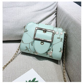 Geanta de dama cu broderie florala in roz, verde si alb