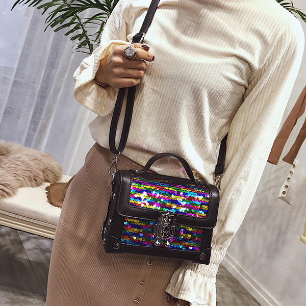 Geanta de dama din piele cu paiete in patru culori