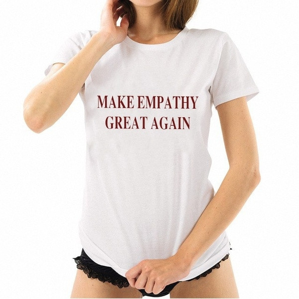 Σύγχρονη γυναικεία T-shirt με επιγραφή και O-neckline