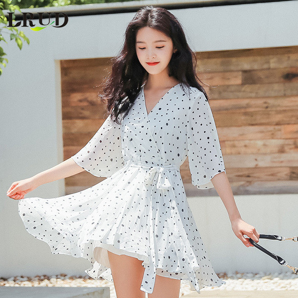 Rochie de damă din șifon cu decolteu în V și mâneci lotus