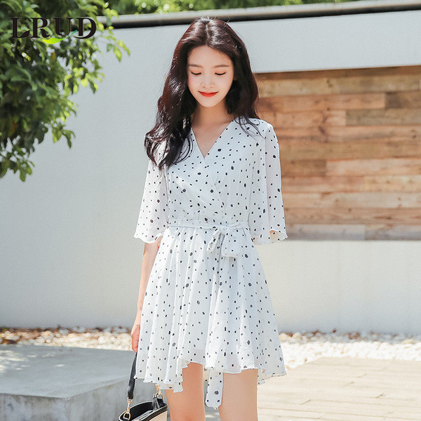 Rochie de damă din șifon cu decolteu în V și mâneci lotus