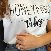 Γυναικείο μοντέρνο μπλουζάκι με κοντό μανίκι και επιγραφή