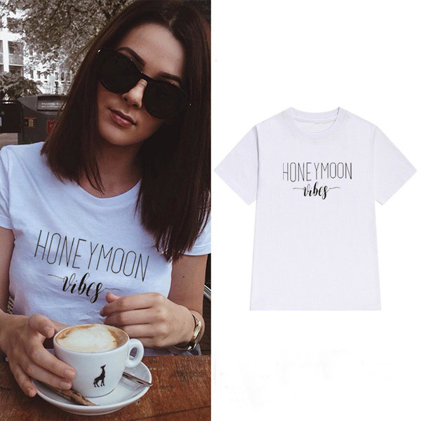 Γυναικείο μοντέρνο μπλουζάκι με κοντό μανίκι και επιγραφή