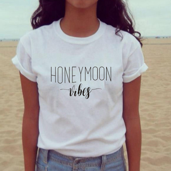 Γυναικείο μοντέρνο μπλουζάκι με κοντό μανίκι και επιγραφή