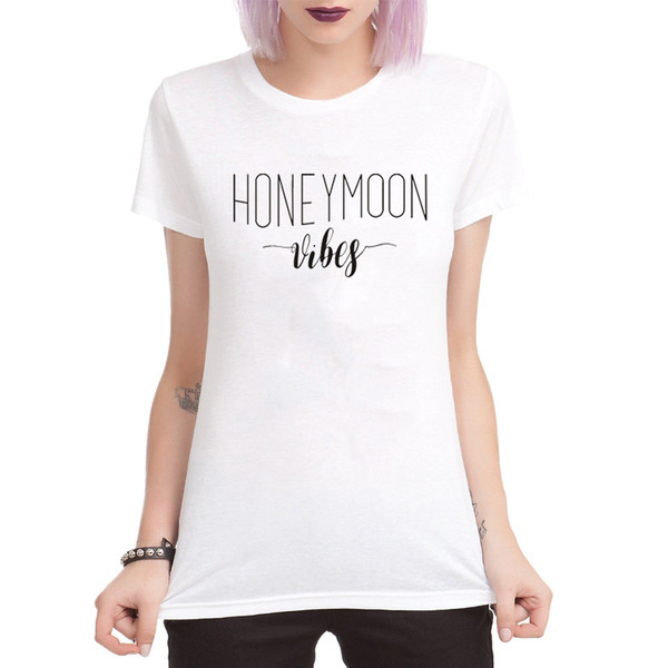 Γυναικείο μοντέρνο μπλουζάκι με κοντό μανίκι και επιγραφή