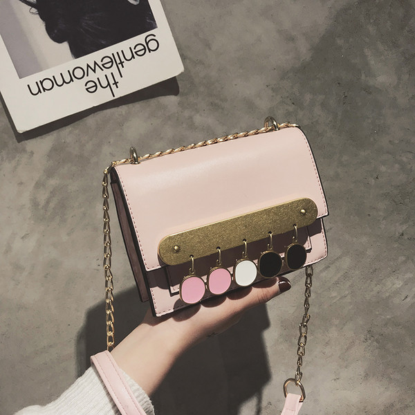 Geanta de dama mica cu decor metalic in patru culori