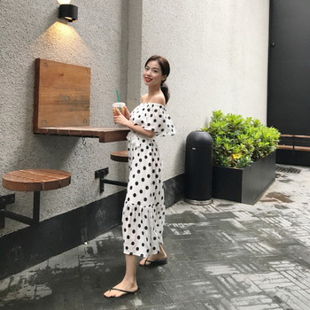 Καλοκαιρινό γυναικείο φόρεμα σε λεύκο χρώμα