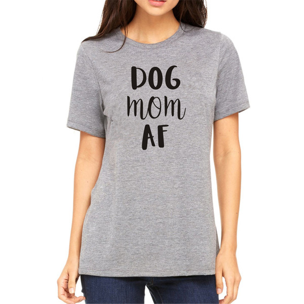 Μοντέρνο γυναικείο T-shirt με επιγραφή κατάλληλο για τη καθημερινή ζωή