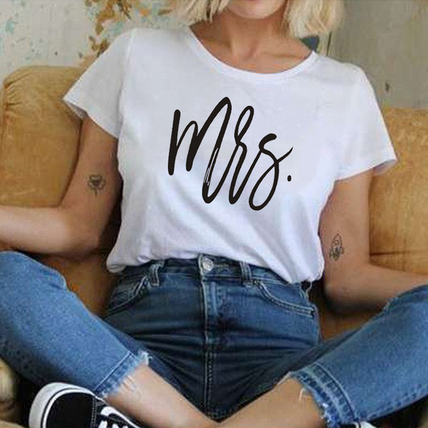 Γυναικεία μπλούζα με κοντό μανίκι και επιγραφή κατάλληλη για τη καθημερινή ζωή