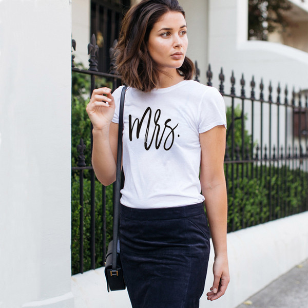 Γυναικεία μπλούζα με κοντό μανίκι και επιγραφή κατάλληλη για τη καθημερινή ζωή