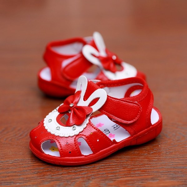 Бебешки сандали в няколко цвята със звък и елемен панделка