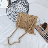 Πλεκτή γυνακεία τσάντα με κρόσσια