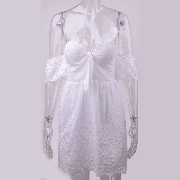 Καλοκαιρινό γυναικείο φόρεμα δαντέλας με  μανίκια σε λευκό χρώμα