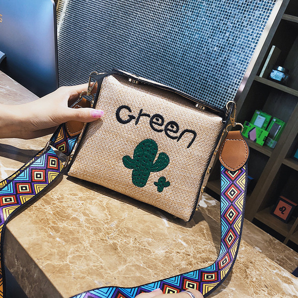 Geanta de dama cu maner colorat si broderie in mai multe modele