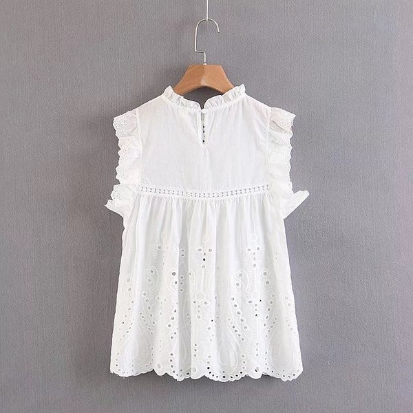 Σύγχρονο γυναικείο αμάνικο με δαντέλα και υψηλή λαιμόκοψη