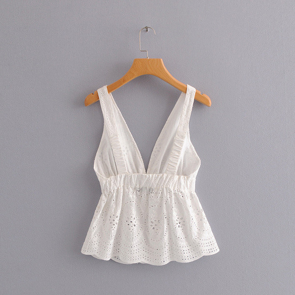 Γυναικεία μπλούζα με λαιμό   σε σχήμα V  με δαντέλα