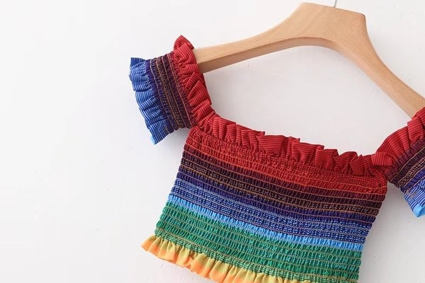 Γυναικεία κοντή μπλούζα με δαντέλα