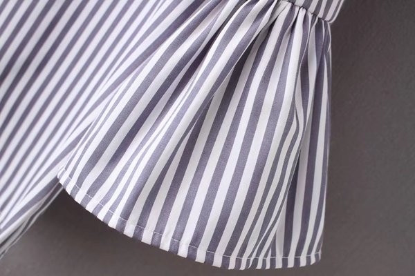 Bluza de dama model lat cu broderie si decolteu O