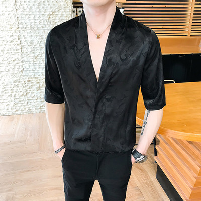 Μοντέρνο ανδρικό πουκάμισο με ντεκολτέ σε σχήμα V σε διαφορετικά χρώματα