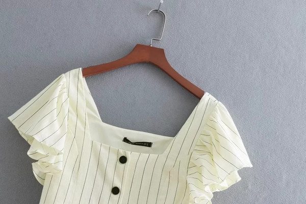 Γυναικεία καθημερινή κοντή μπλούζα με κουμπιά