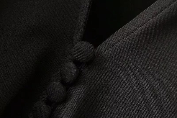 Γυναικέια  μπλούζα με βαθύ λαιμόκοψη και κορδόνια