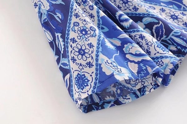 Bluză de damă cu mâneci largi și motive etno