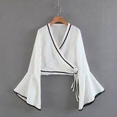 Γυναικεία μπλούζα με φαρδιά μανίκια και συνδέσεις κατάλληλες για τη καθημερινή ζωή