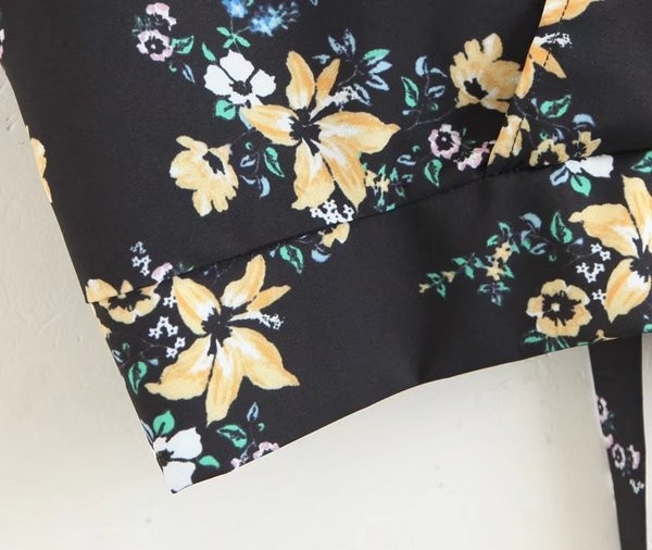 Γυναικείες κοντές μπλούζες με φυτικά μοτίβα