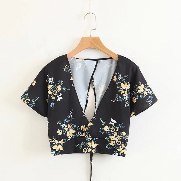 Γυναικείες κοντές μπλούζες με φυτικά μοτίβα