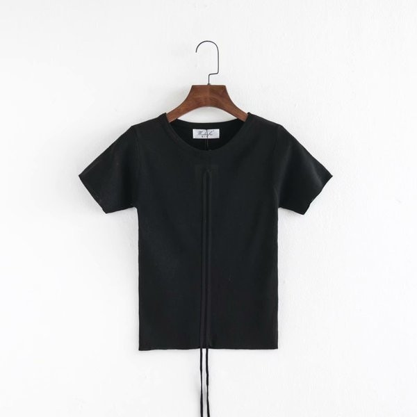 Μοντέρνα γυναικεία μπλούζα με λαιμόκοψη και κορδόνια