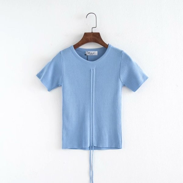 Μοντέρνα γυναικεία μπλούζα με λαιμόκοψη και κορδόνια