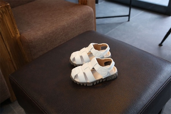 Детски сандалки за момченце в три различни цвята