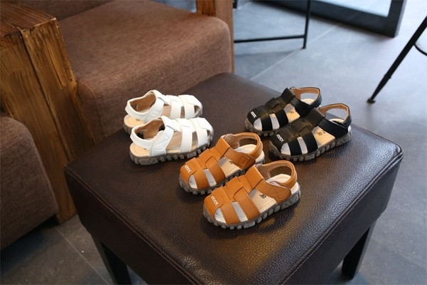 Детски сандалки за момченце в три различни цвята