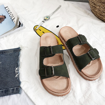 Γυναικείες παντόφλες σε στυλ ρετρό - με πόρπες, 4 χρώματα