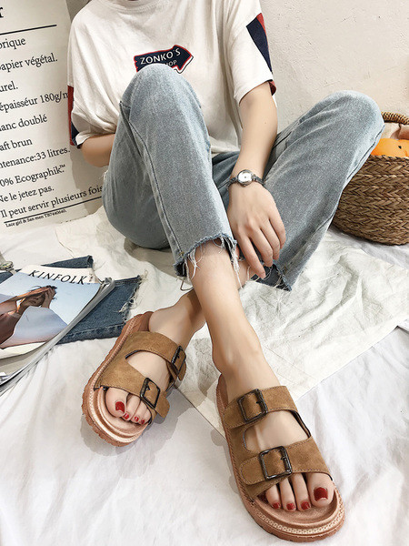 Alkalmi női papucs retro stílusban - csatokkal, 4 színben