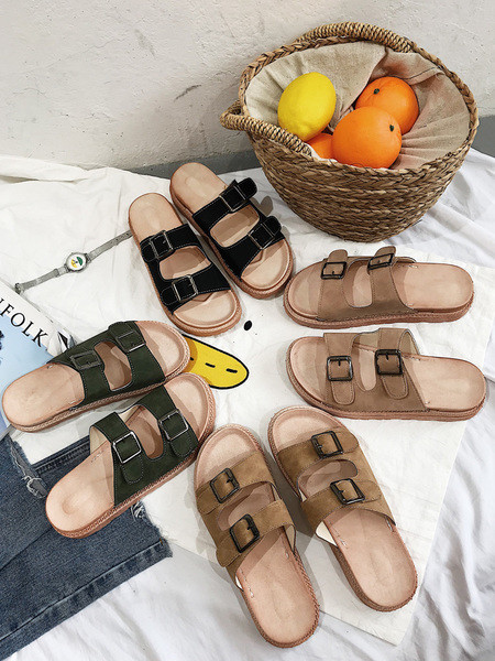 Alkalmi női papucs retro stílusban - csatokkal, 4 színben