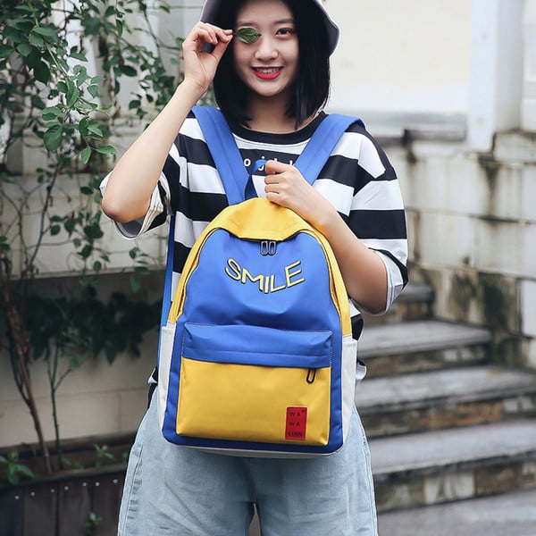 Rucsac de damă de zi cu zi cu o inscripție în trei culori