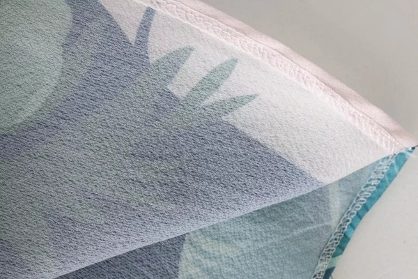 Γυναικεία μπλούζα με ανοιχτούς ώμους και floral μοτίβο